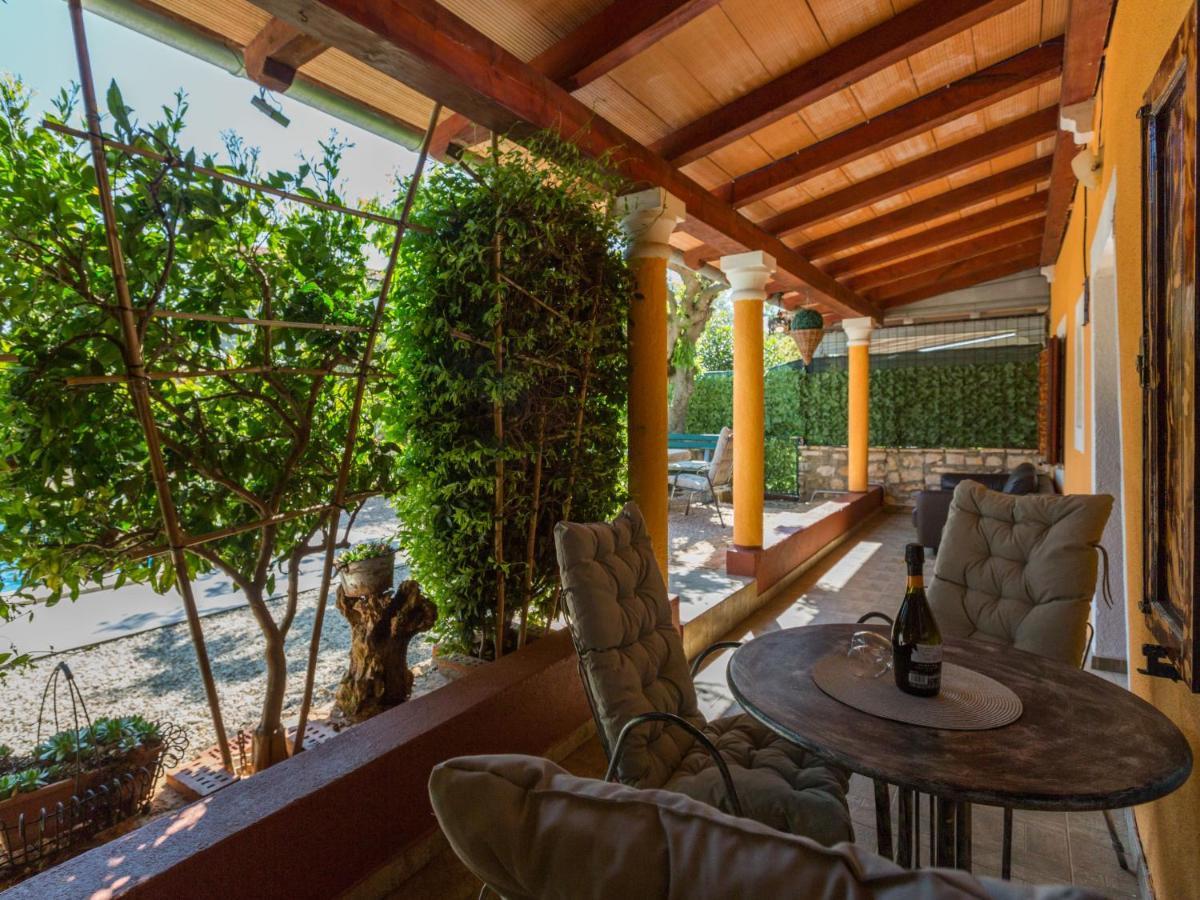 Holiday Home Villa Lucky By Interhome Бъртонигла Екстериор снимка